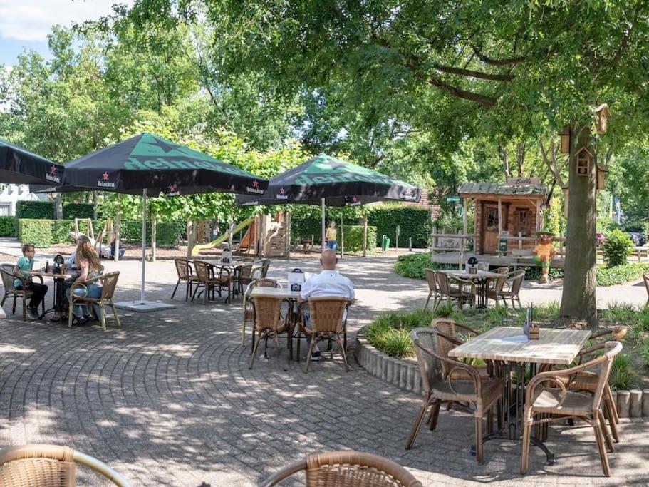 Vrijstaande Recreatievilla Met Ruime Omheinde Tuin Posterholt 외부 사진