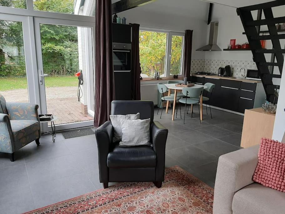 Vrijstaande Recreatievilla Met Ruime Omheinde Tuin Posterholt 외부 사진