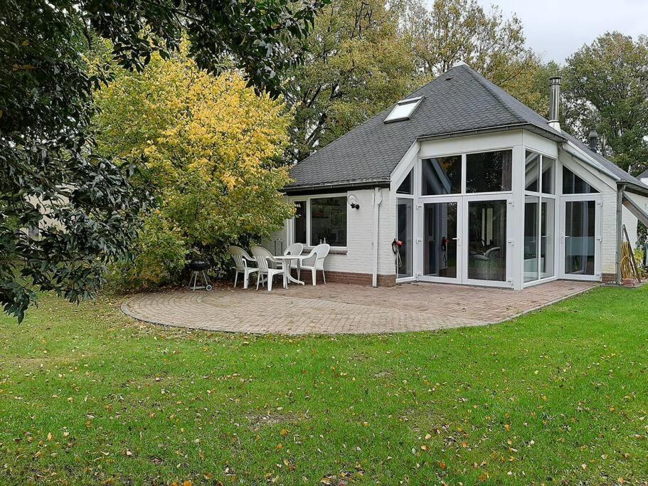 Vrijstaande Recreatievilla Met Ruime Omheinde Tuin Posterholt 외부 사진